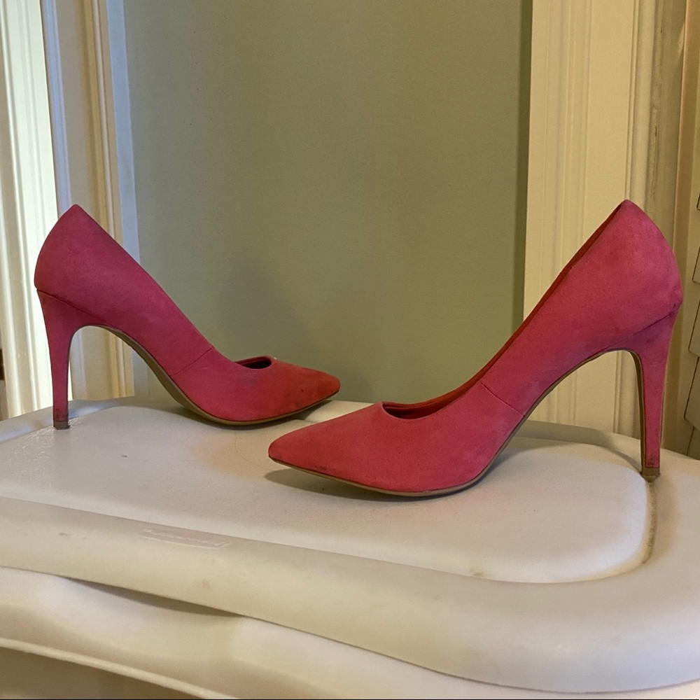 Size 8 pink pumps by Christian Siriano